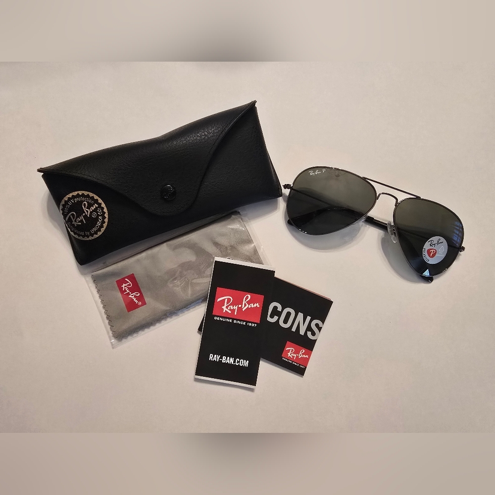 Ray-Ban Polarized Aviator Sunglasses - Gunmetal Frame with Green Lenses